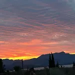 Ferienvilla, Mit Pool, Grosser Terrasse Und Atemberaubenden Meerblick U Bergblick