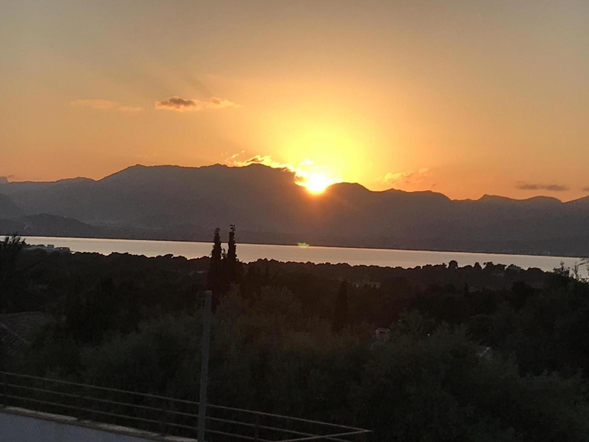 Ferienvilla, Mit Pool, Grosser Terrasse Und Atemberaubenden Meerblick U Bergblick Holiday home *