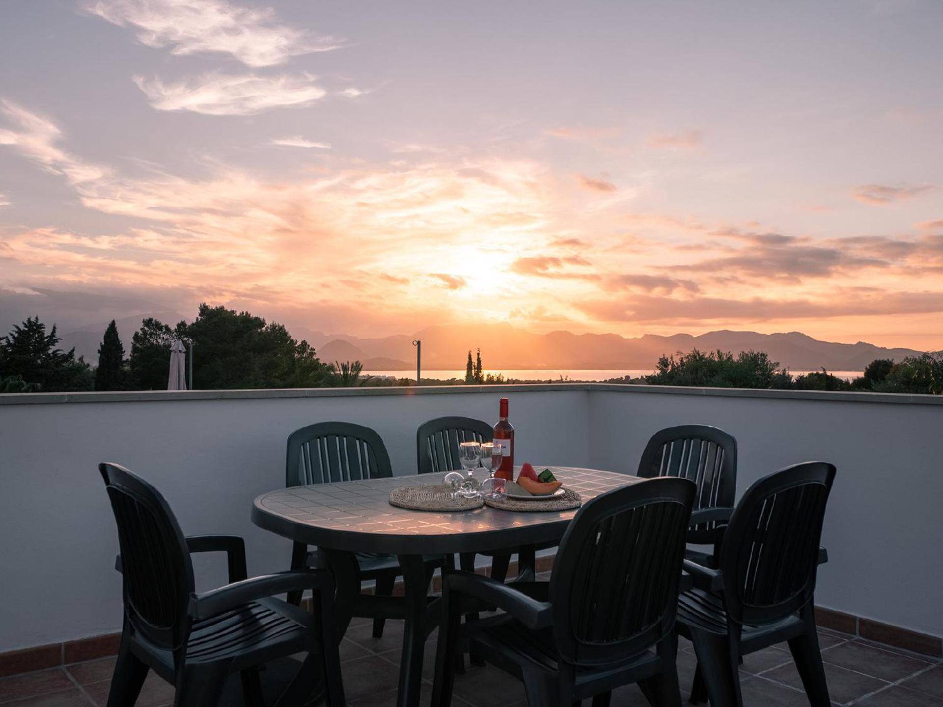 Ferienvilla, Mit Pool, Grosser Terrasse Und Atemberaubenden Meerblick U Bergblick Сasa de vacaciones *