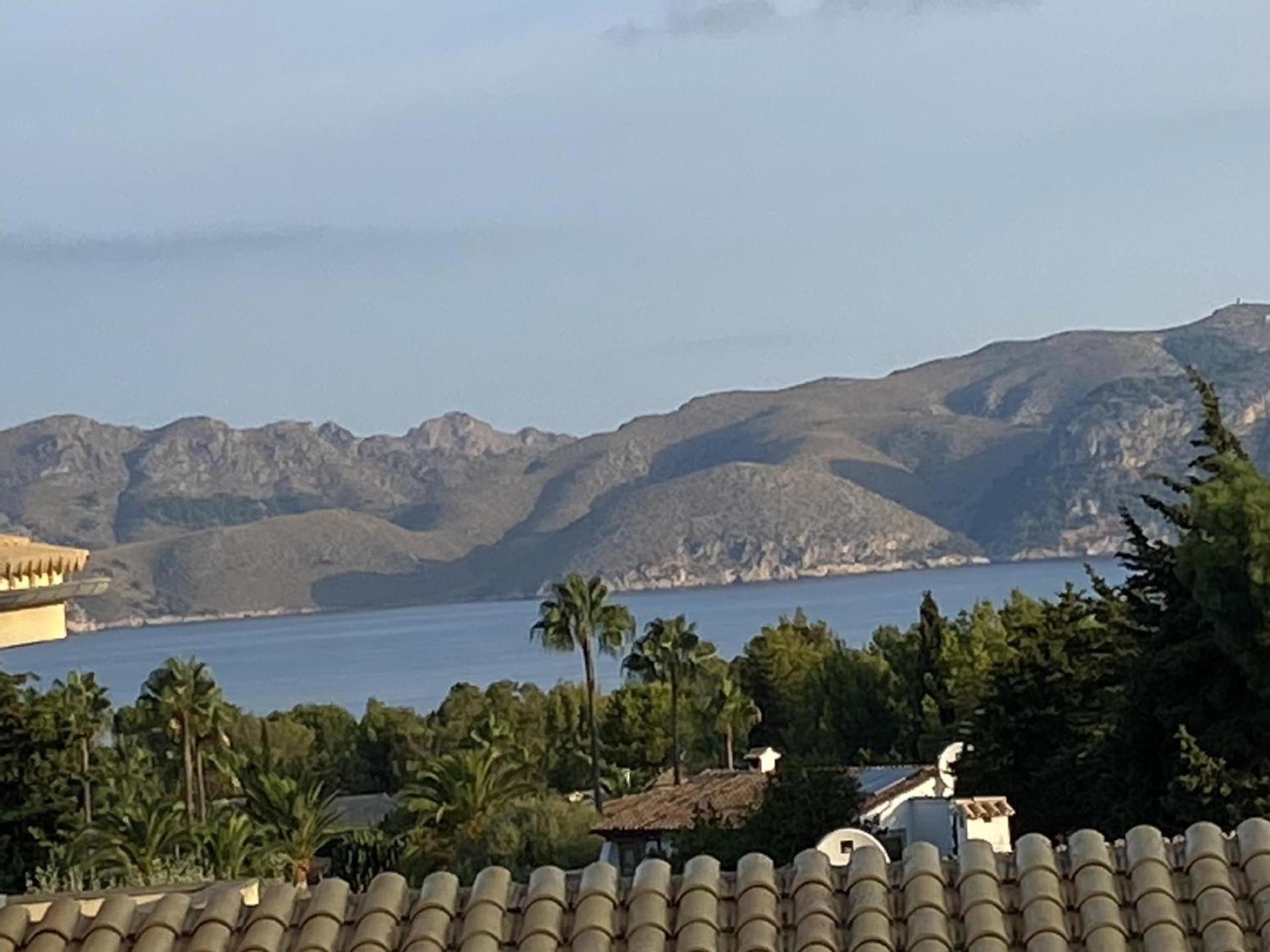Ferienvilla, Mit Pool, Grosser Terrasse Und Atemberaubenden Meerblick U Bergblick * Alcudia (Mallorca)