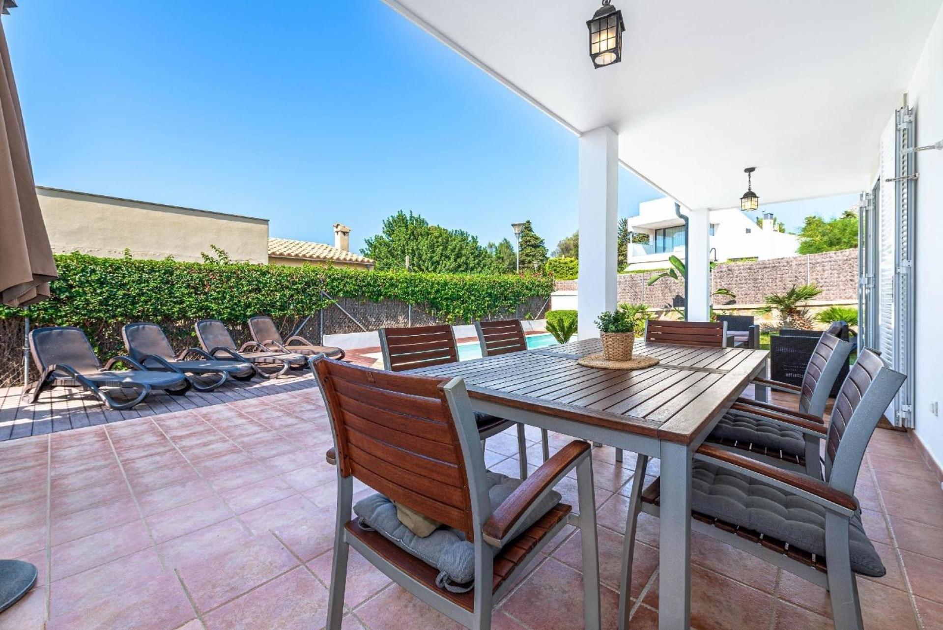 Ferienvilla, Mit Pool, Grosser Terrasse Und Atemberaubenden Meerblick U Bergblick