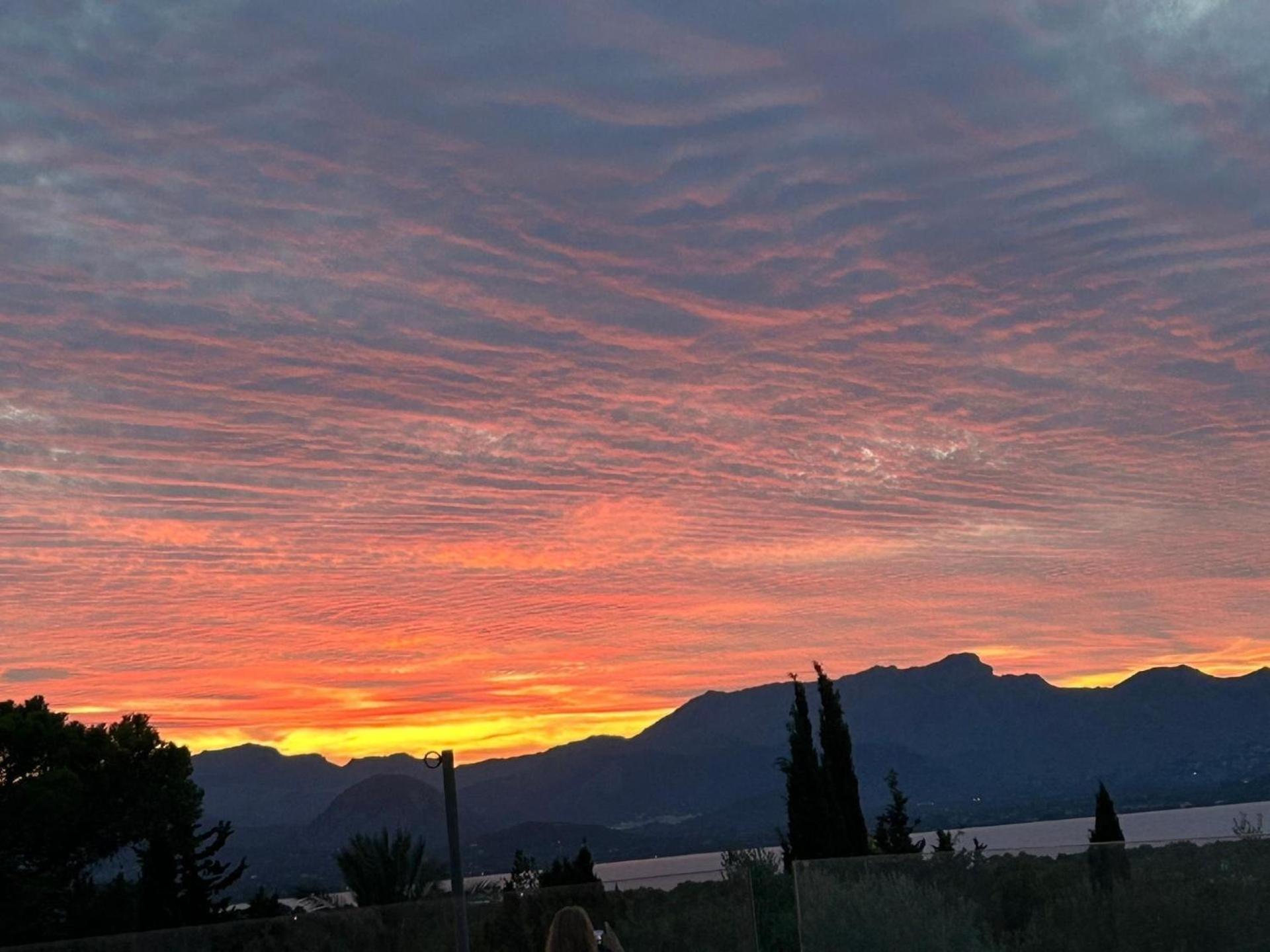 Ferienvilla, Mit Pool, Grosser Terrasse Und Atemberaubenden Meerblick U Bergblick * Alcudia (Mallorca)